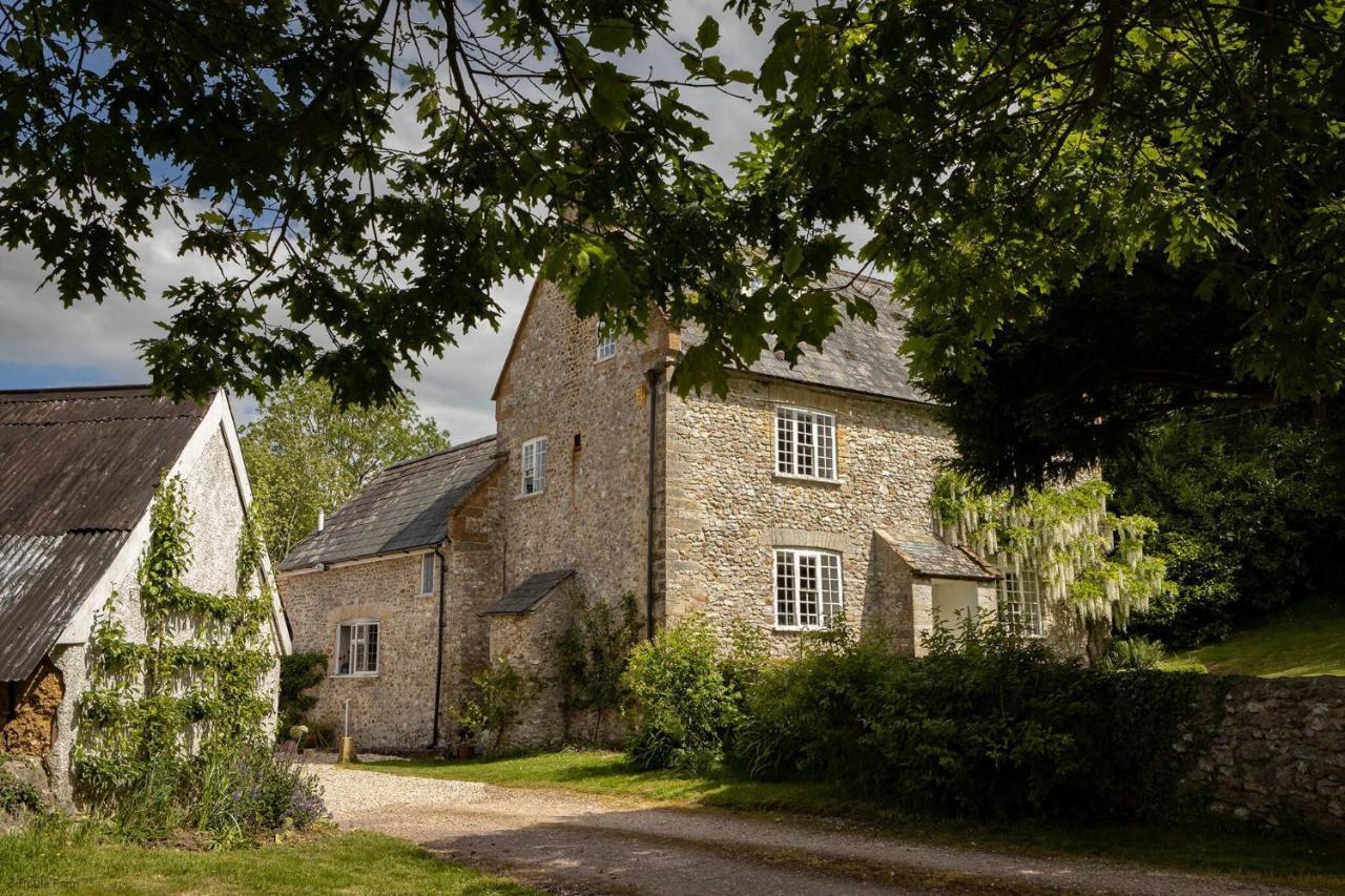 Horseshoe Barn Axminster Exterior foto